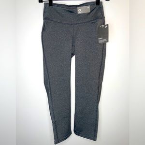 Women’s Gapfit Compression Carpi Leggings